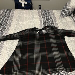 Black and Red Plaid  quarter  Sleeve Top